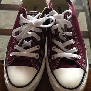 Maroon converse